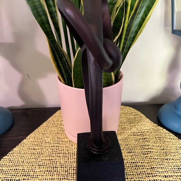 Infinite Knot Swirl sculpture - Picture 4 of 14